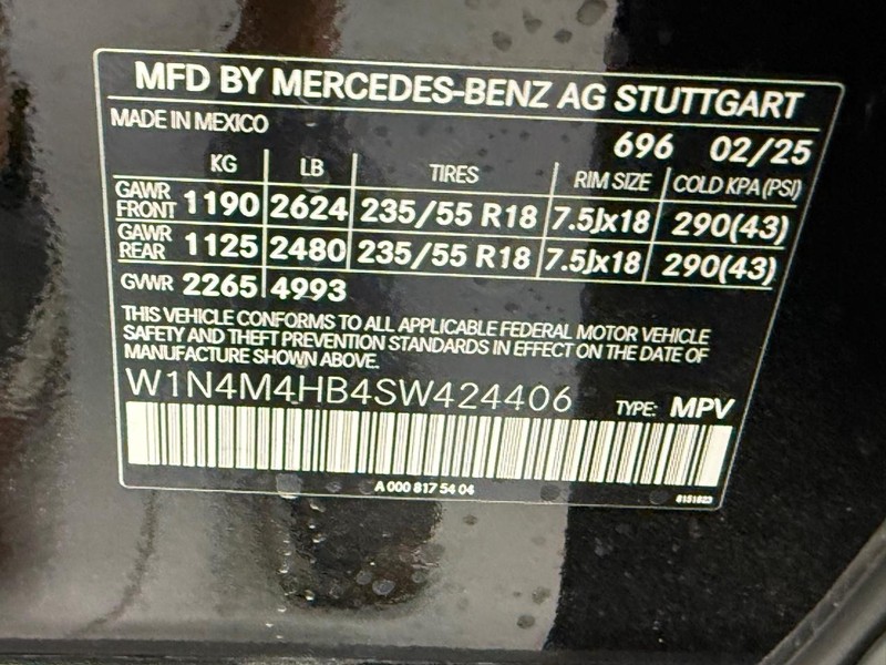 Mercedes-Benz GLB Vehicle Image 16