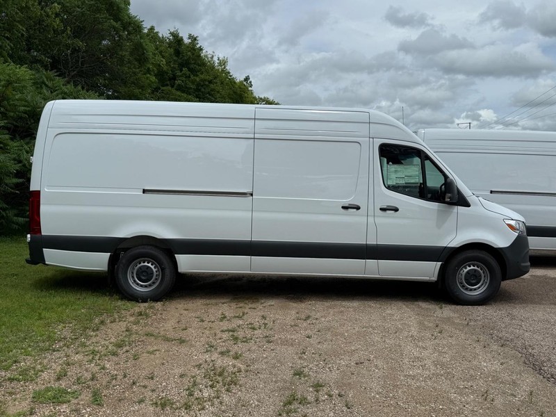 Mercedes-Benz Sprinter Cargo Van Vehicle Image 2
