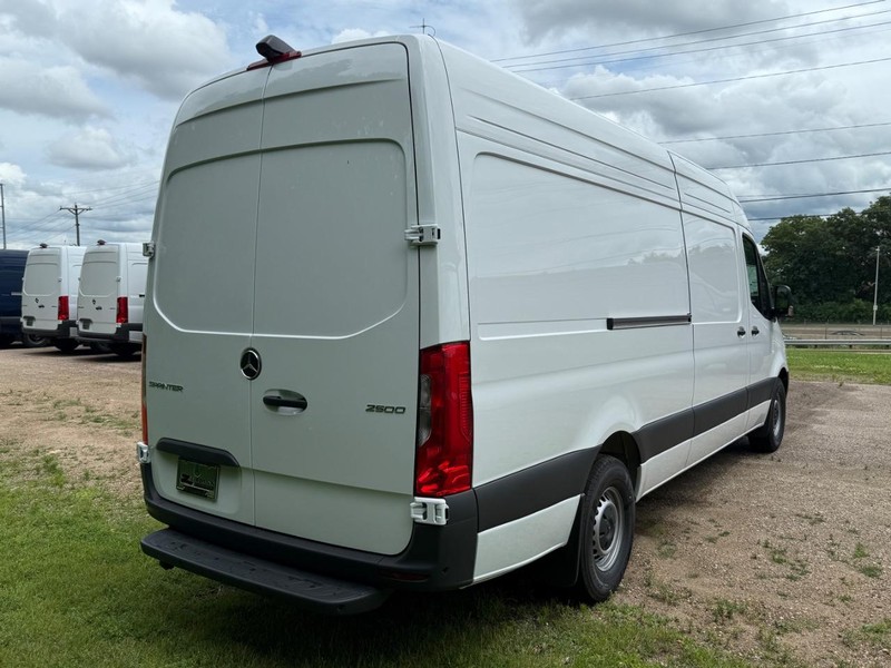 Mercedes-Benz Sprinter Cargo Van Vehicle Image 3