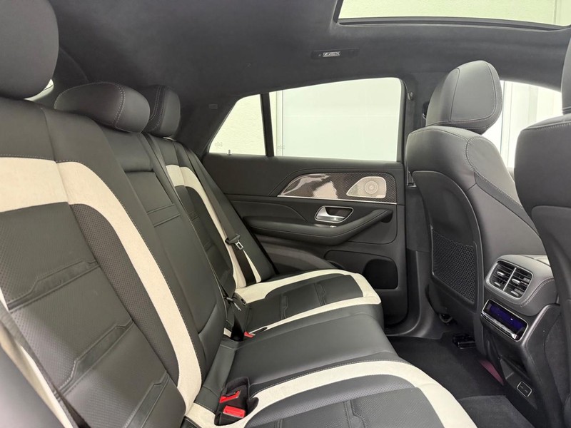 Mercedes-Benz GLE Vehicle Image 5