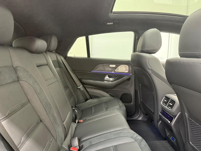 Mercedes-Benz GLE Vehicle Image 5