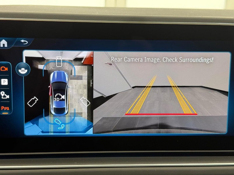 Mercedes-Benz GLE Vehicle Image 14