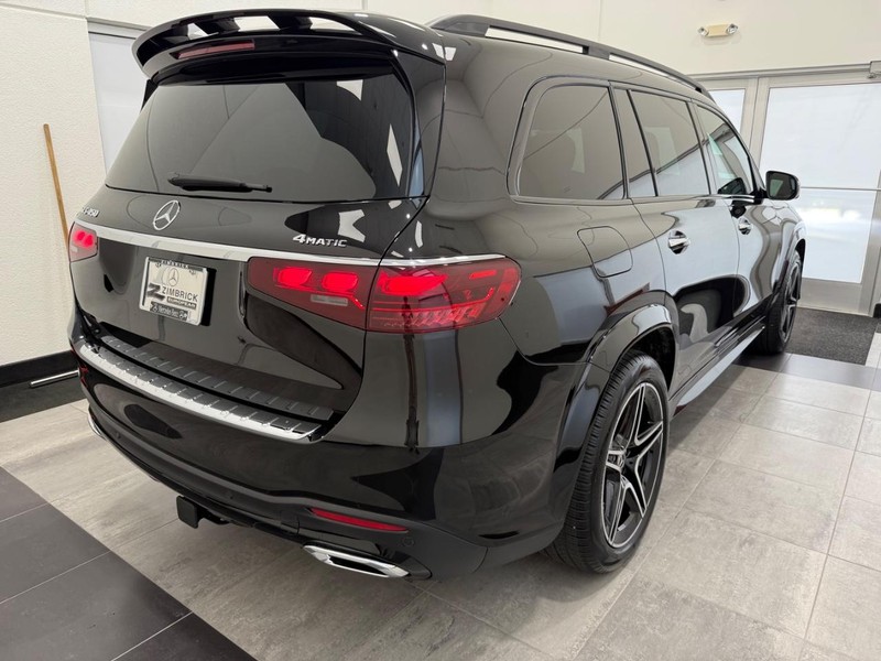 Mercedes-Benz GLS Vehicle Image 2