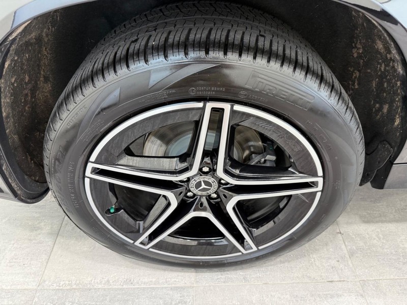 Mercedes-Benz GLS Vehicle Image 3