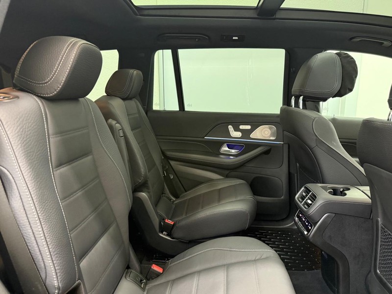 Mercedes-Benz GLS Vehicle Image 5