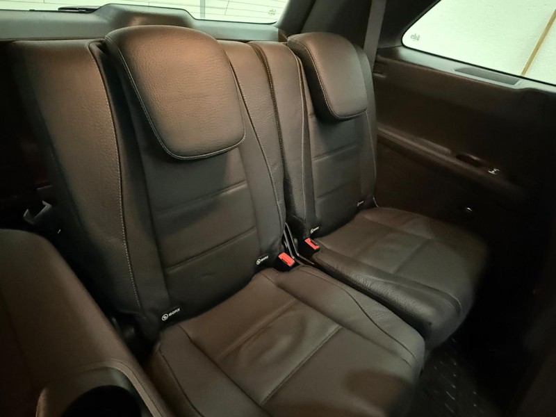 Mercedes-Benz GLS Vehicle Image 6