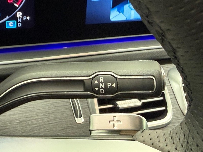 Mercedes-Benz GLS Vehicle Image 15