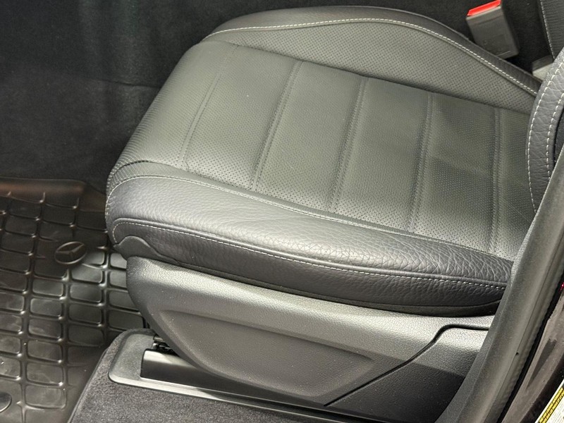 Mercedes-Benz GLS Vehicle Image 17