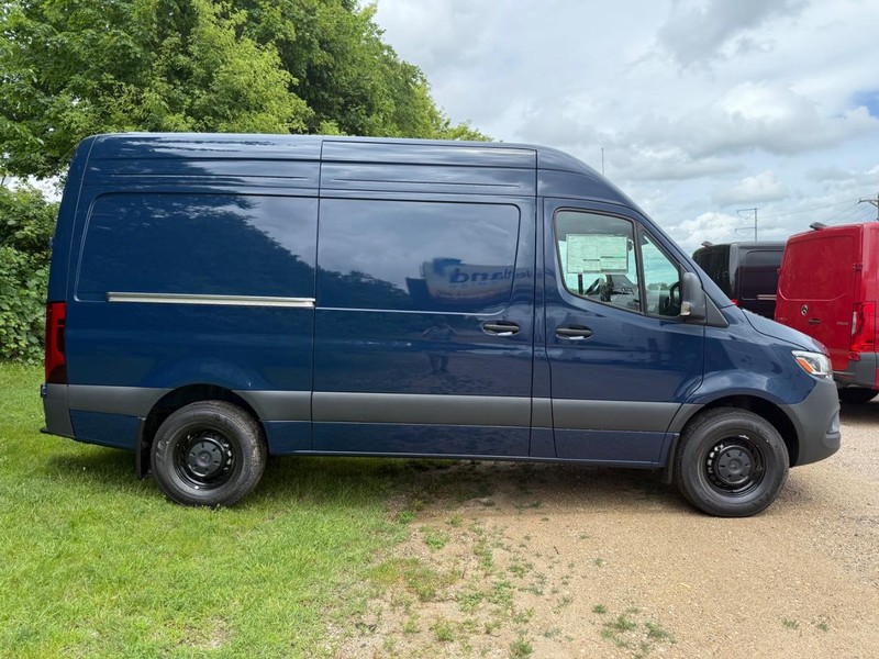 Mercedes-Benz Sprinter Van Vehicle Image 2