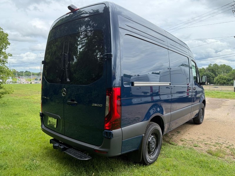 Mercedes-Benz Sprinter Van Vehicle Image 3