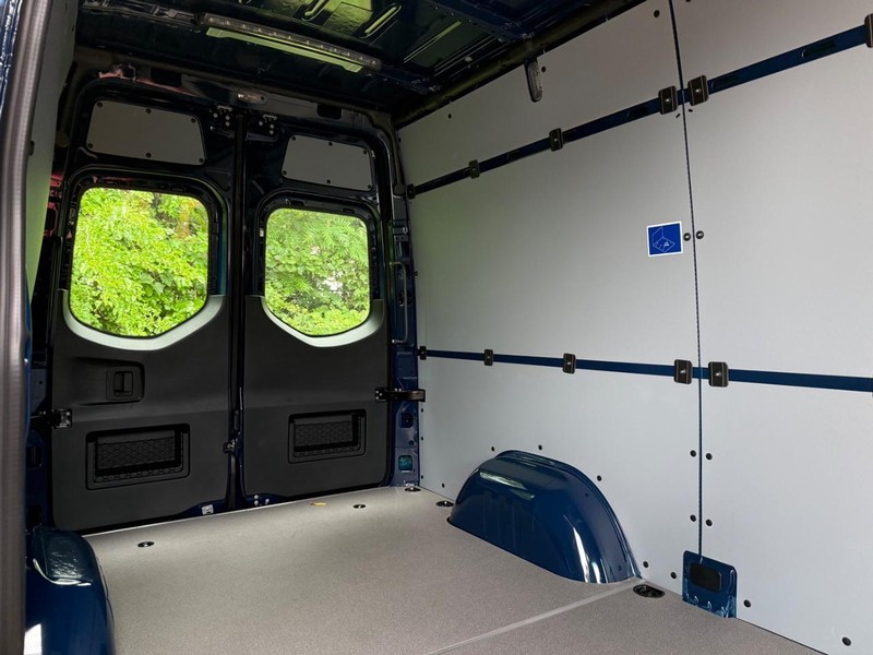 Mercedes-Benz Sprinter Van Vehicle Image 5