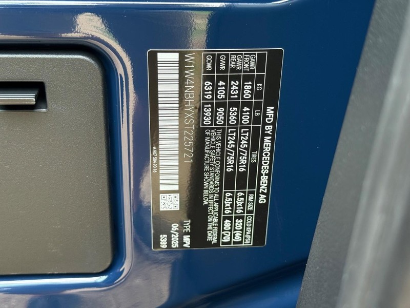 Mercedes-Benz Sprinter Van Vehicle Image 17