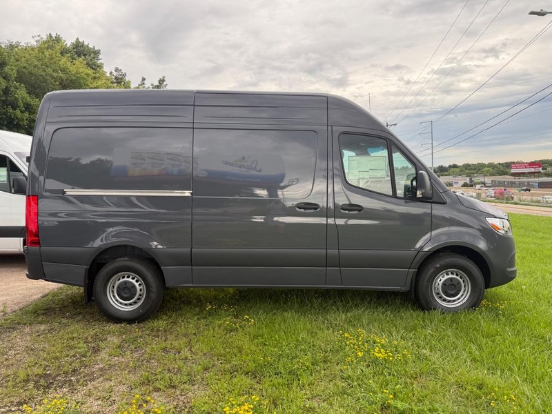 Mercedes-Benz Sprinter Cargo Van Vehicle Image 2