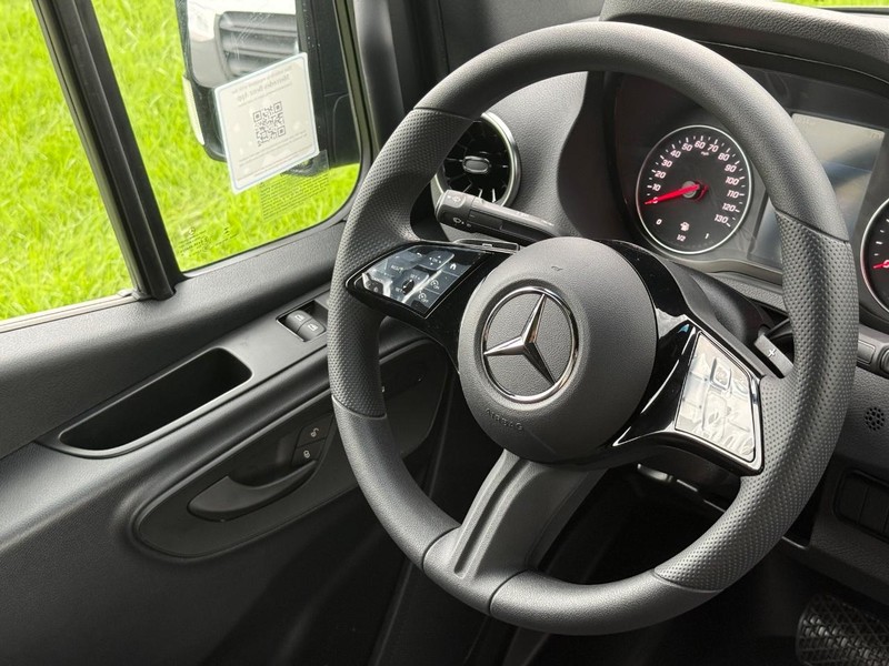 Mercedes-Benz Sprinter Cargo Van Vehicle Image 9