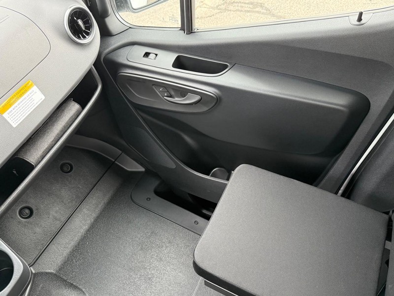 Mercedes-Benz Sprinter Cargo Van Vehicle Image 9