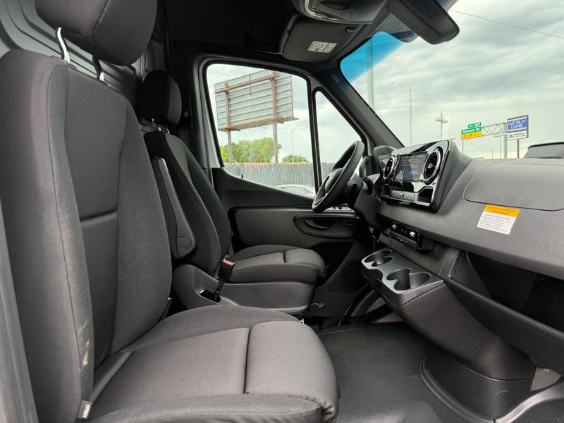 Mercedes-Benz Sprinter Cargo Van Vehicle Image 6