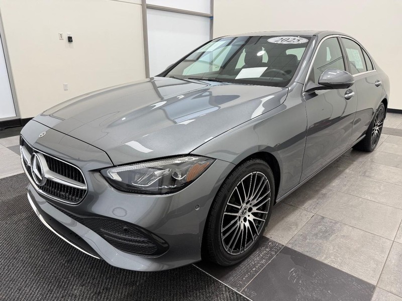 Mercedes-Benz C-Class Vehicle Image 6