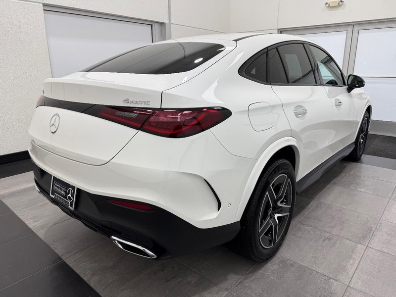 Mercedes-Benz GLC Vehicle Image 2