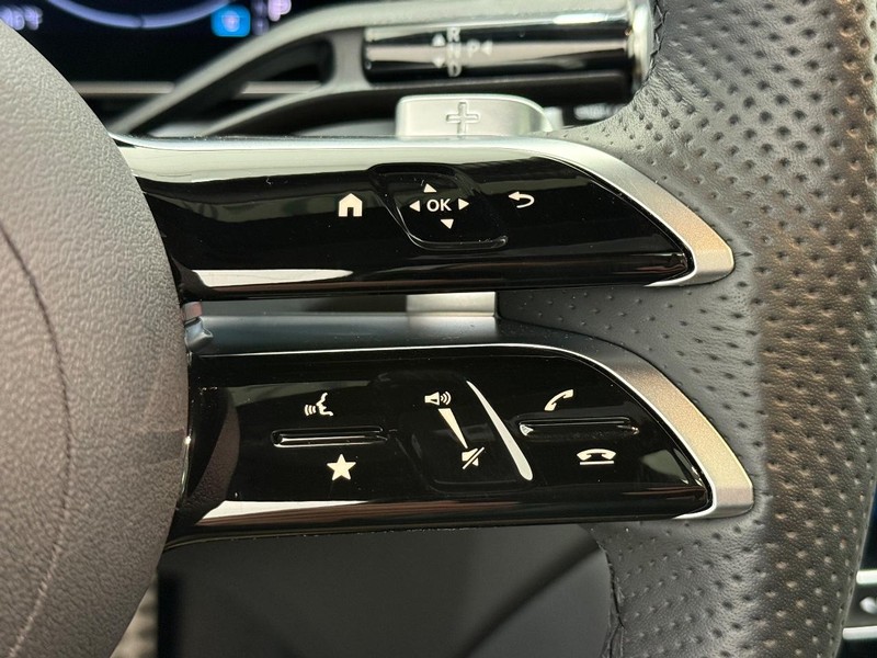 Mercedes-Benz GLC Vehicle Image 15