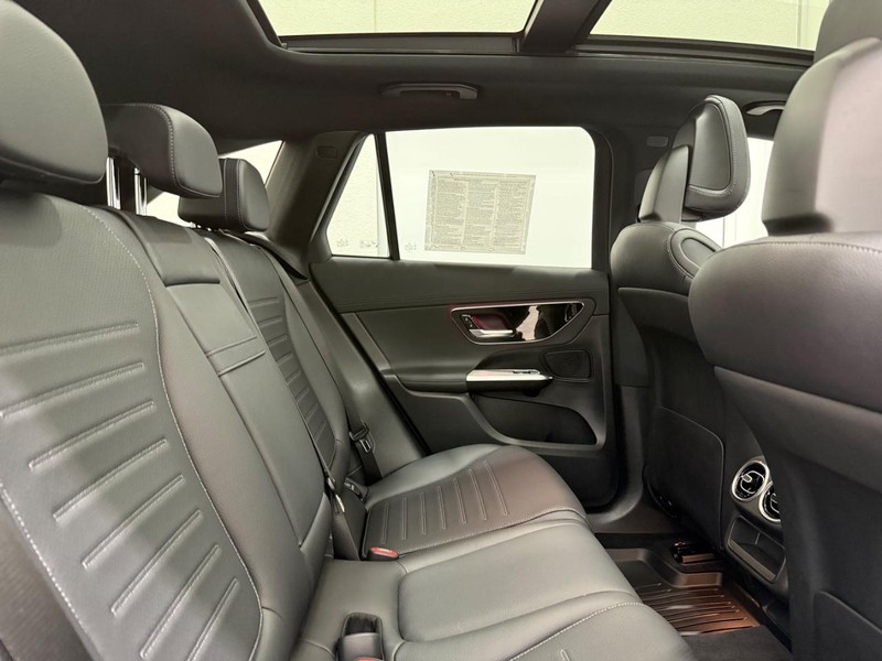 Mercedes-Benz GLC Vehicle Image 4