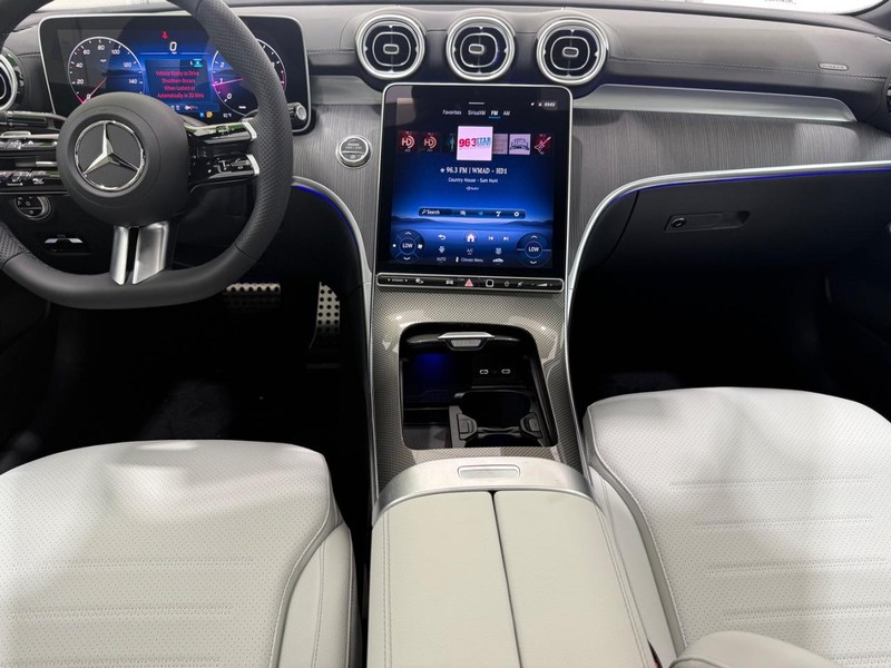 Mercedes-Benz C-Class Vehicle Image 6