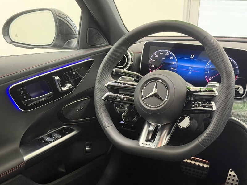 Mercedes-Benz C-Class Vehicle Image 8