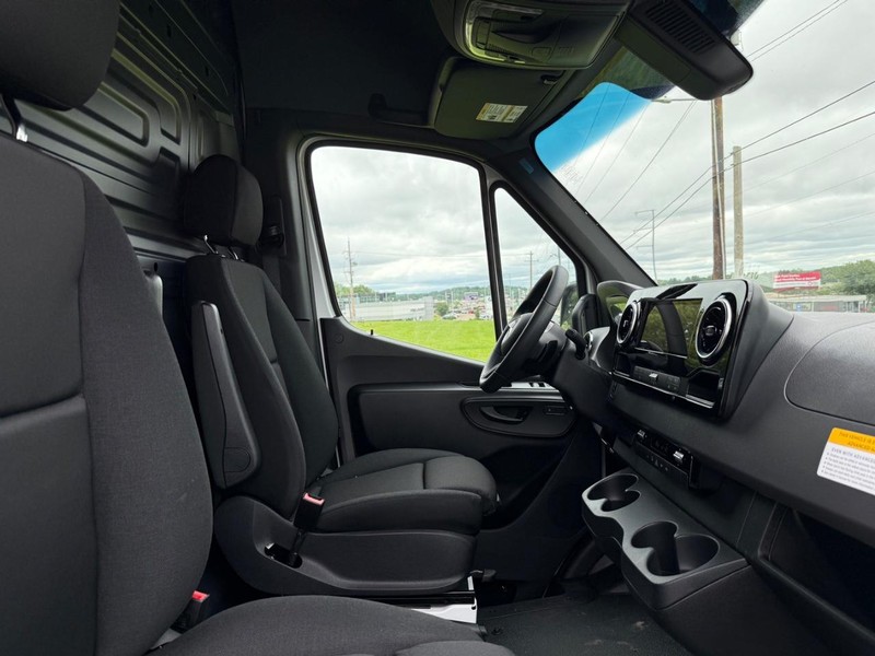 Mercedes-Benz Sprinter Cargo Van Vehicle Image 6