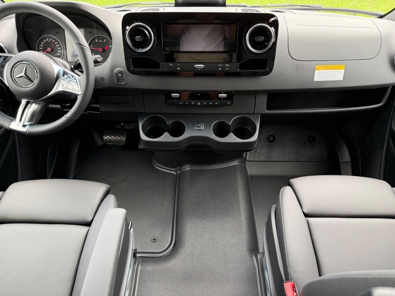 Mercedes-Benz Sprinter Van Vehicle Image 6