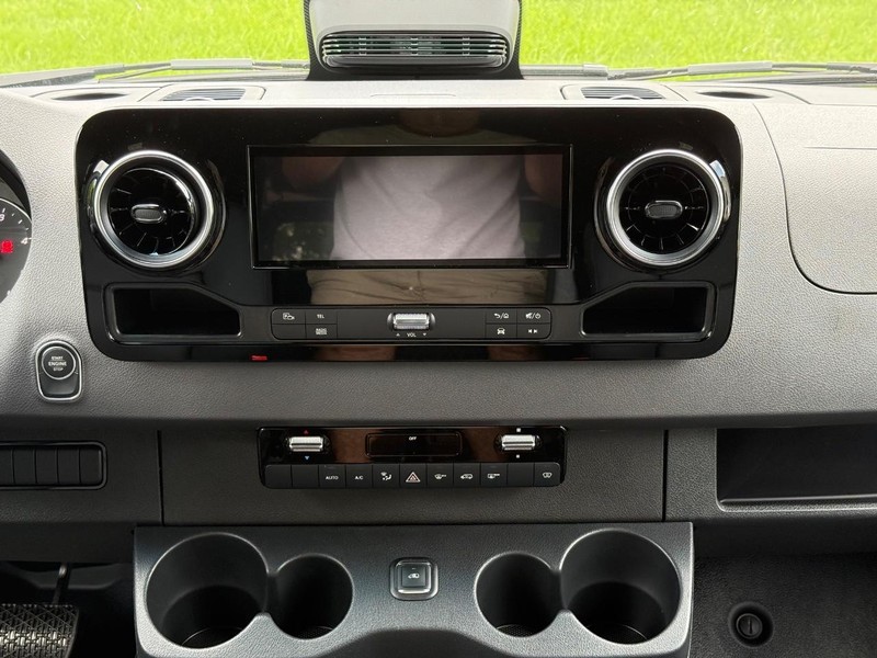 Mercedes-Benz Sprinter Van Vehicle Image 7