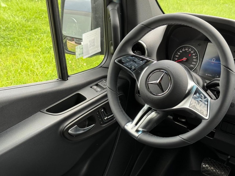 Mercedes-Benz Sprinter Van Vehicle Image 8