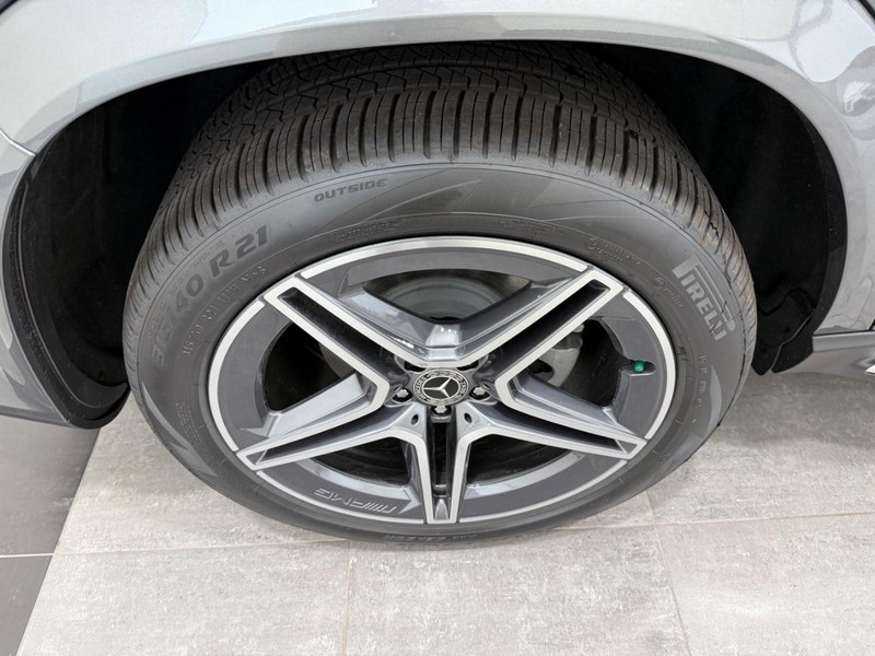 Mercedes-Benz GLS Vehicle Image 3