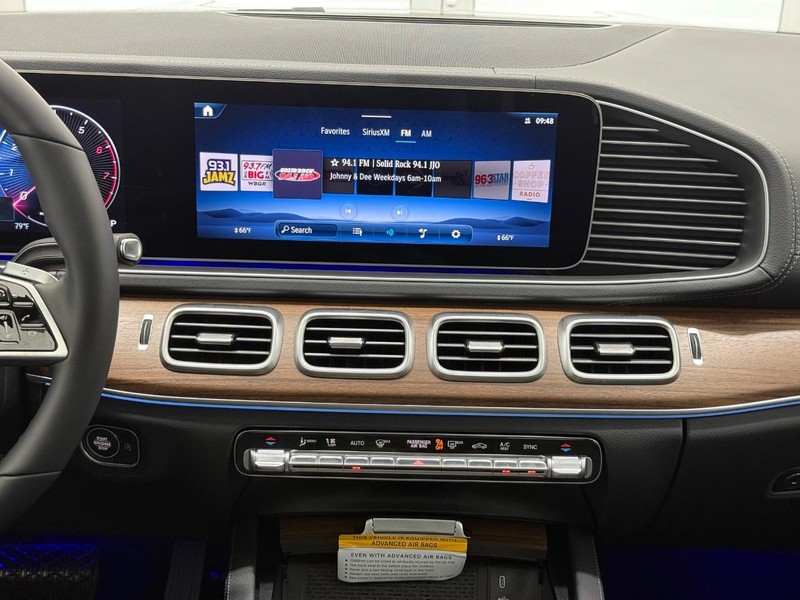 Mercedes-Benz GLS Vehicle Image 8
