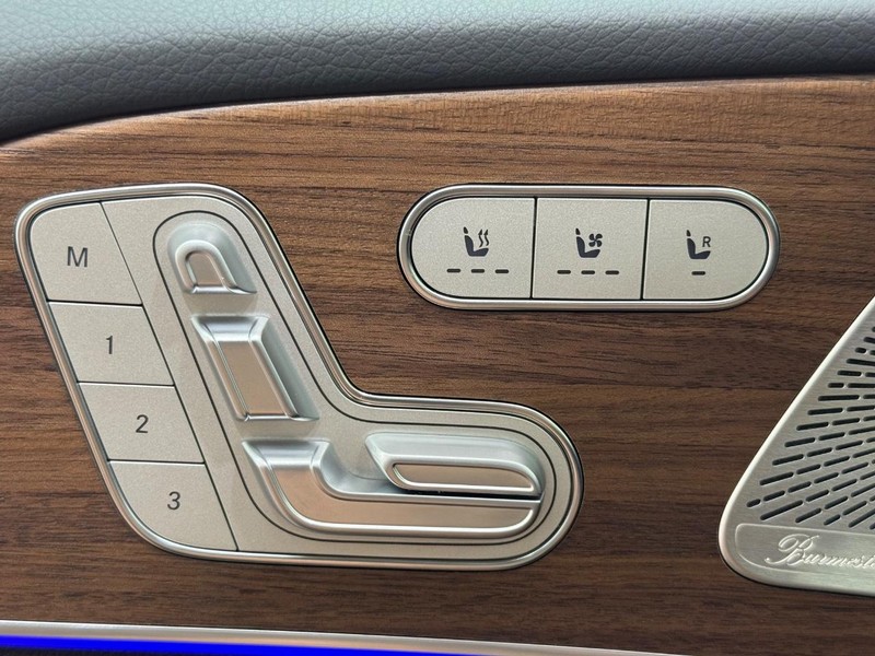 Mercedes-Benz GLS Vehicle Image 11