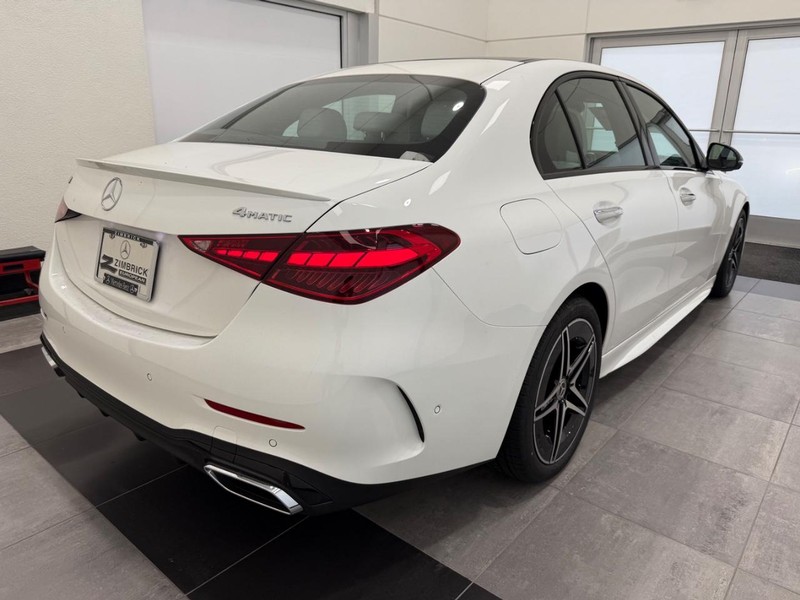 Mercedes-Benz C-Class Vehicle Image 2
