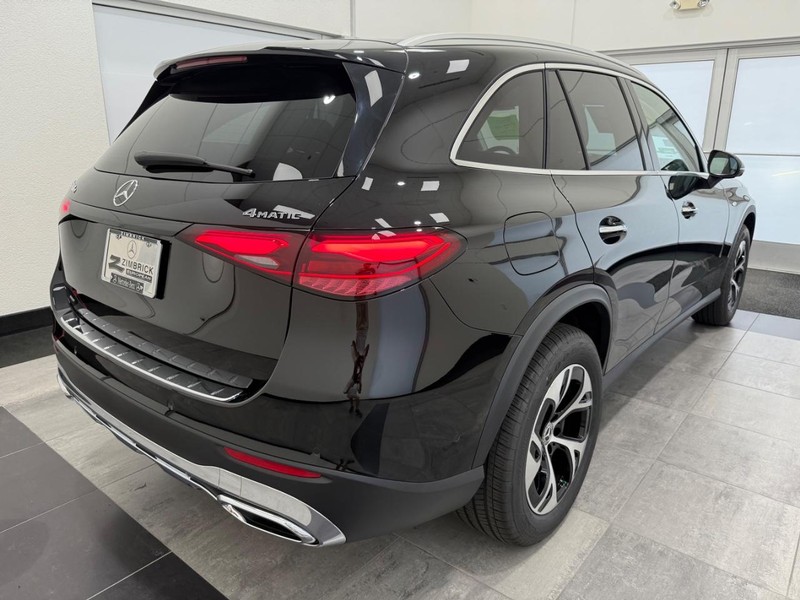 Mercedes-Benz GLC Vehicle Image 2