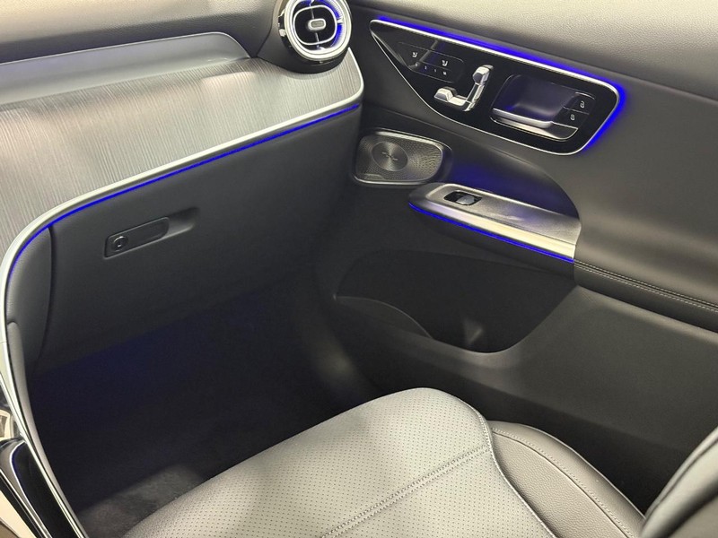 Mercedes-Benz GLC Vehicle Image 9