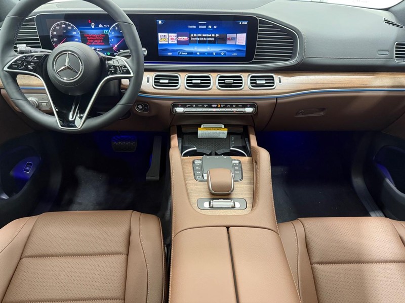 Mercedes-Benz GLS Vehicle Image 6