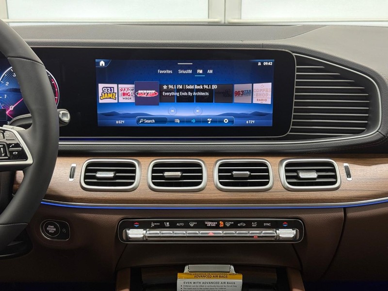 Mercedes-Benz GLS Vehicle Image 7