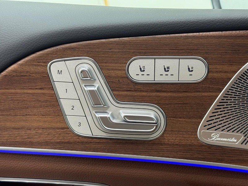 Mercedes-Benz GLS Vehicle Image 10