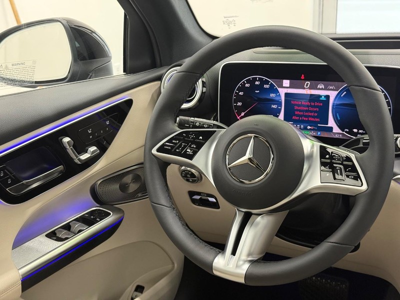 Mercedes-Benz GLC Vehicle Image 8
