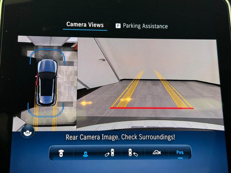 Mercedes-Benz GLC Vehicle Image 13