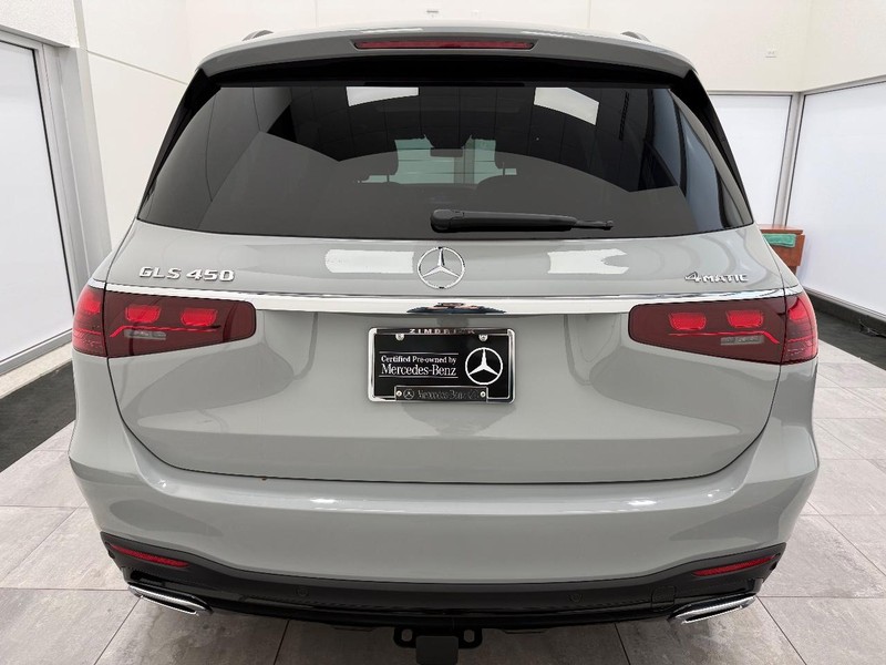 Mercedes-Benz GLS Vehicle Image 3