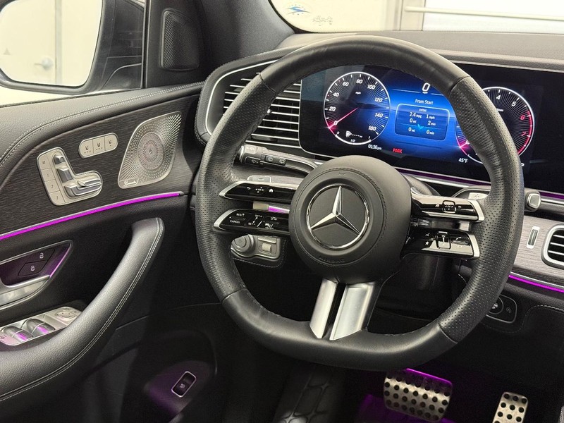 Mercedes-Benz GLS Vehicle Image 11