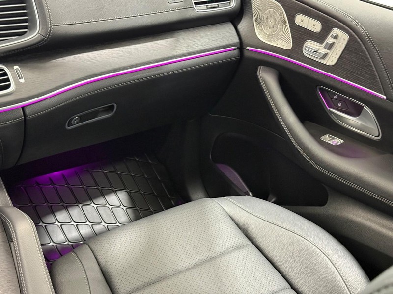 Mercedes-Benz GLS Vehicle Image 12