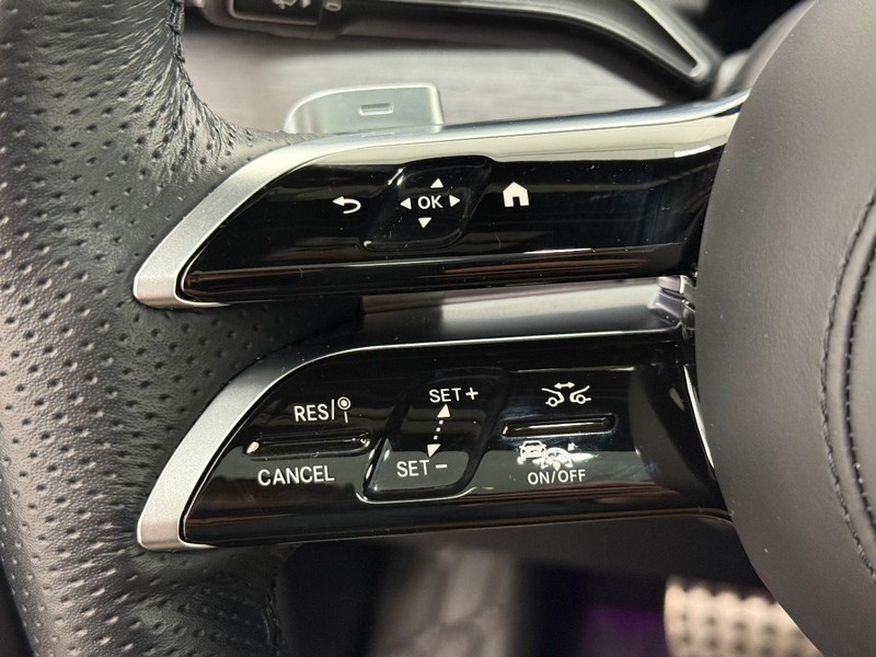 Mercedes-Benz GLS Vehicle Image 14