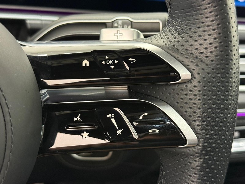 Mercedes-Benz GLS Vehicle Image 15