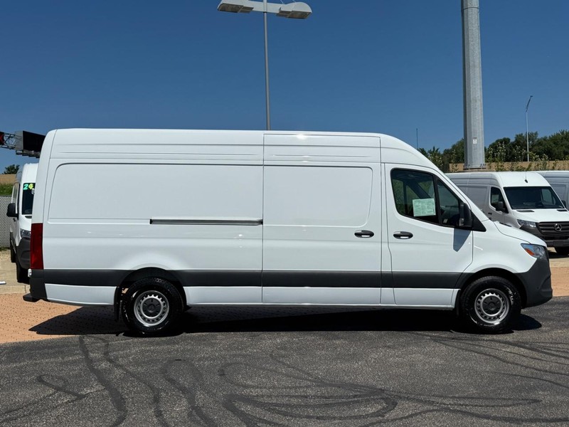 Mercedes-Benz Sprinter Van Vehicle Image 2