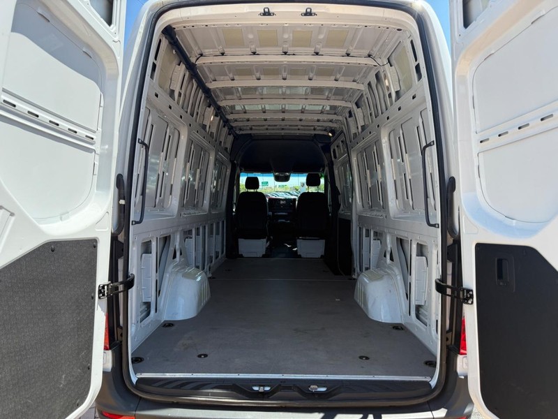 Mercedes-Benz Sprinter Van Vehicle Image 6