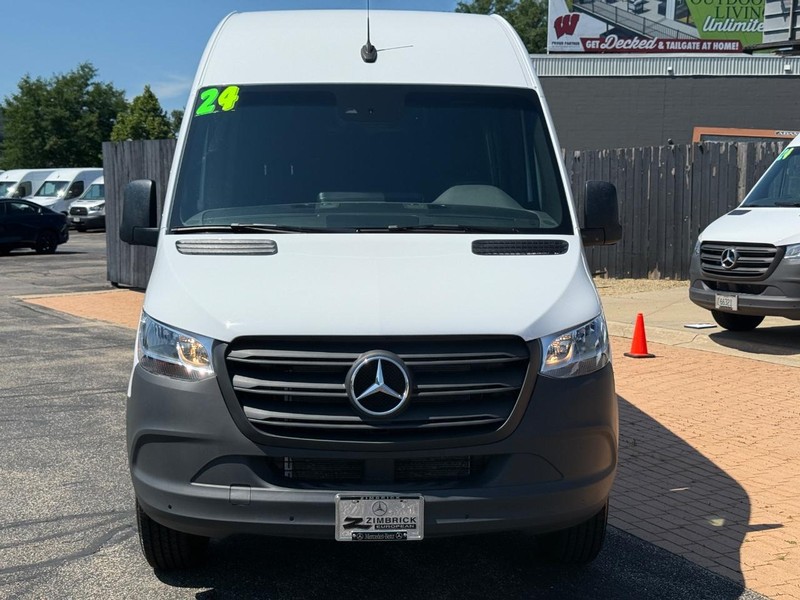 Mercedes-Benz Sprinter Van Vehicle Image 9