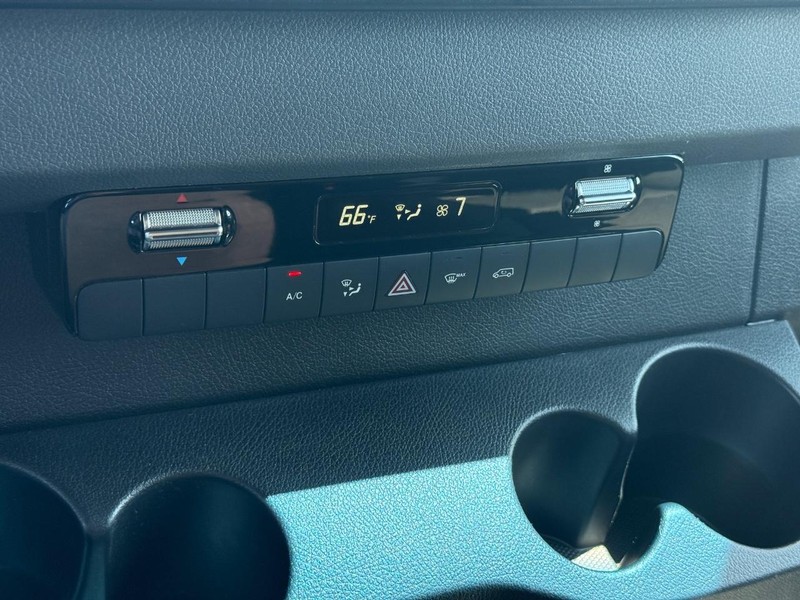 Mercedes-Benz Sprinter Van Vehicle Image 21